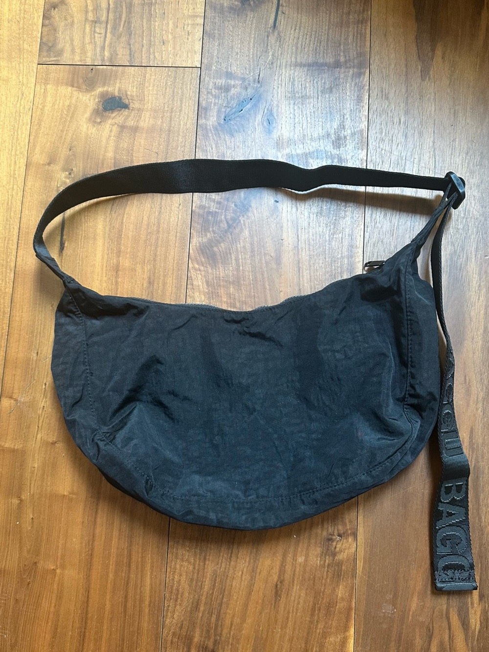 Baggu Medium Nylon Crescent Bag Black
